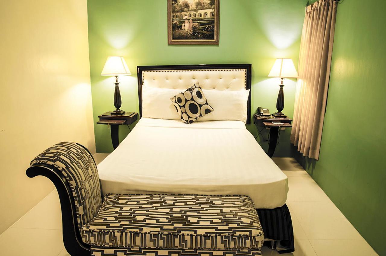 ดรีมเวฟ โฮเต็ล อิลากัน Hotel Ilagan ภายนอก รูปภาพ