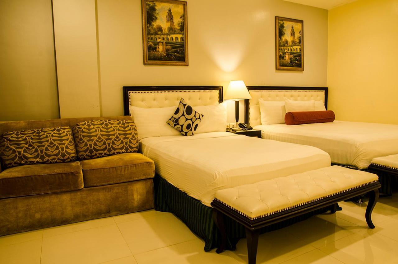 ดรีมเวฟ โฮเต็ล อิลากัน Hotel Ilagan ภายนอก รูปภาพ