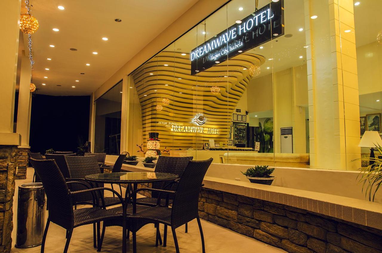 ดรีมเวฟ โฮเต็ล อิลากัน Hotel Ilagan ภายนอก รูปภาพ