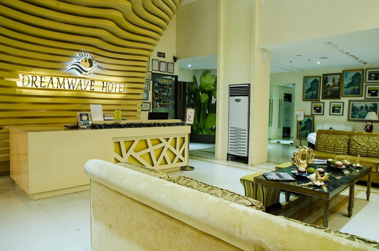 ดรีมเวฟ โฮเต็ล อิลากัน Hotel Ilagan ภายนอก รูปภาพ