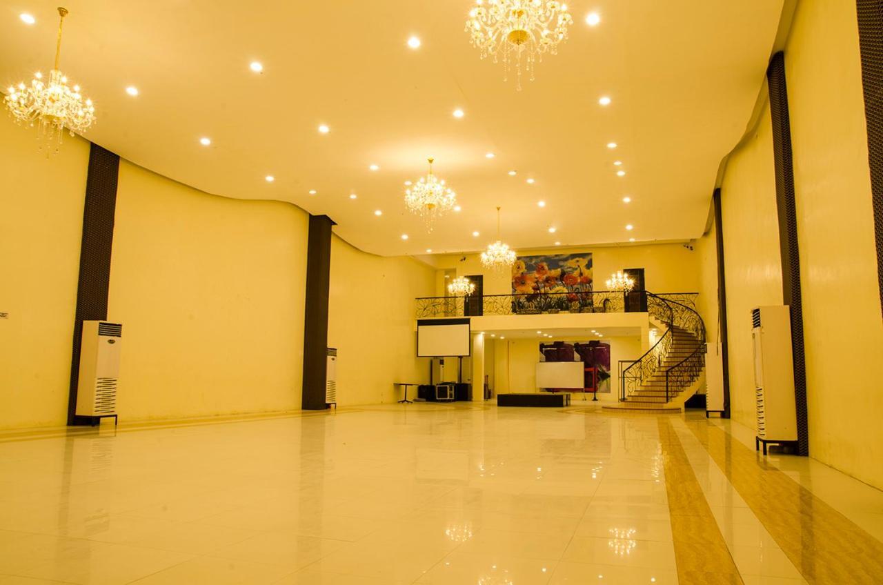 ดรีมเวฟ โฮเต็ล อิลากัน Hotel Ilagan ภายนอก รูปภาพ